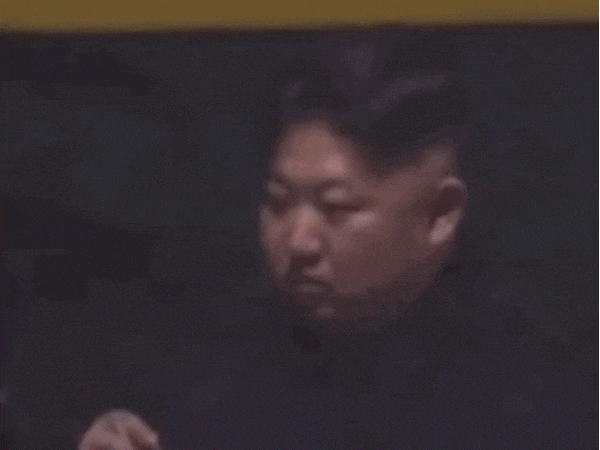 2019 में ट्रंप के साथ एक समिट के लिए वियतनाम जाते समय किम जोंग ट्रेन में सिगरेट पीते नजर आए थे। - Dainik Bhaskar