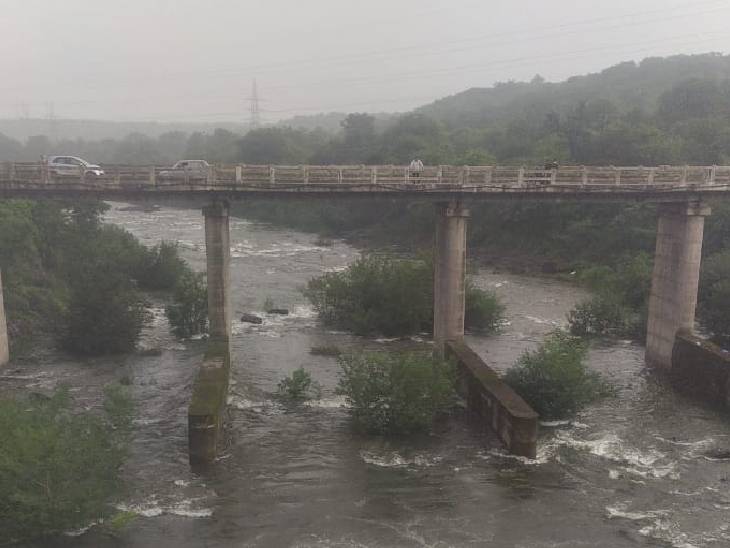 भोपाल के कलियासोत डैम के टेस्टिंग के लिए 2 गेट खोले गए हैं।