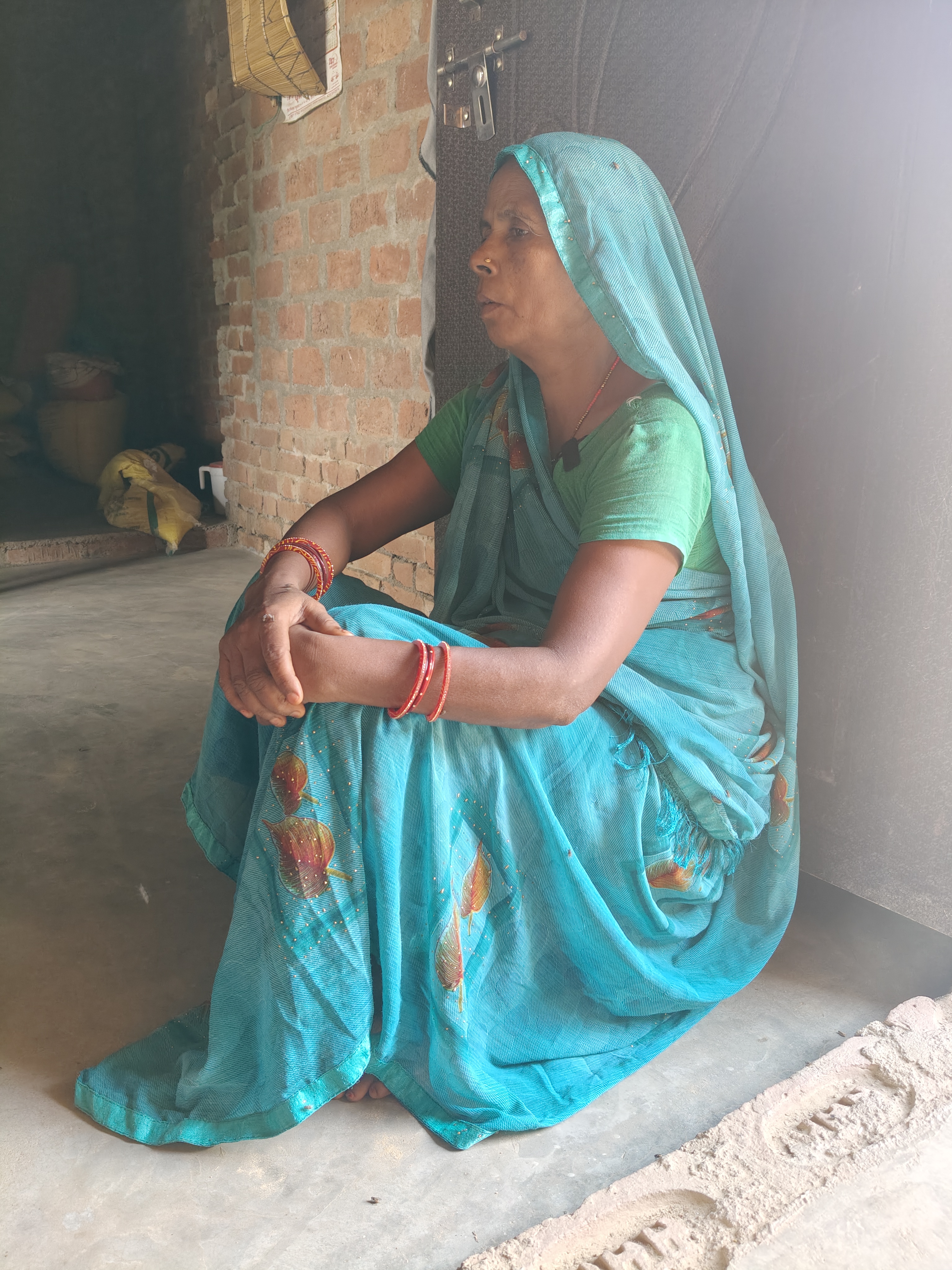 बृजेश की मां ने ही उसका फंदे से लटकता शव सबसे पहले देखा था। पास ही उसकी BSc की जली हुई डिग्री भी पड़ी थी।