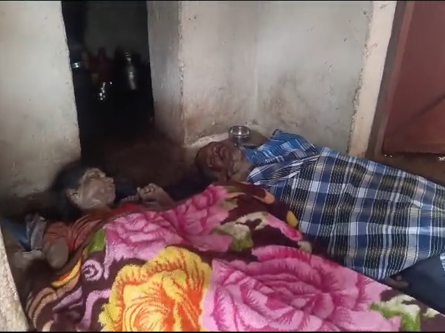 बारिश से कच्चे मकान की दीवार गिरने से पति-पत्नी की मौत हो गई।