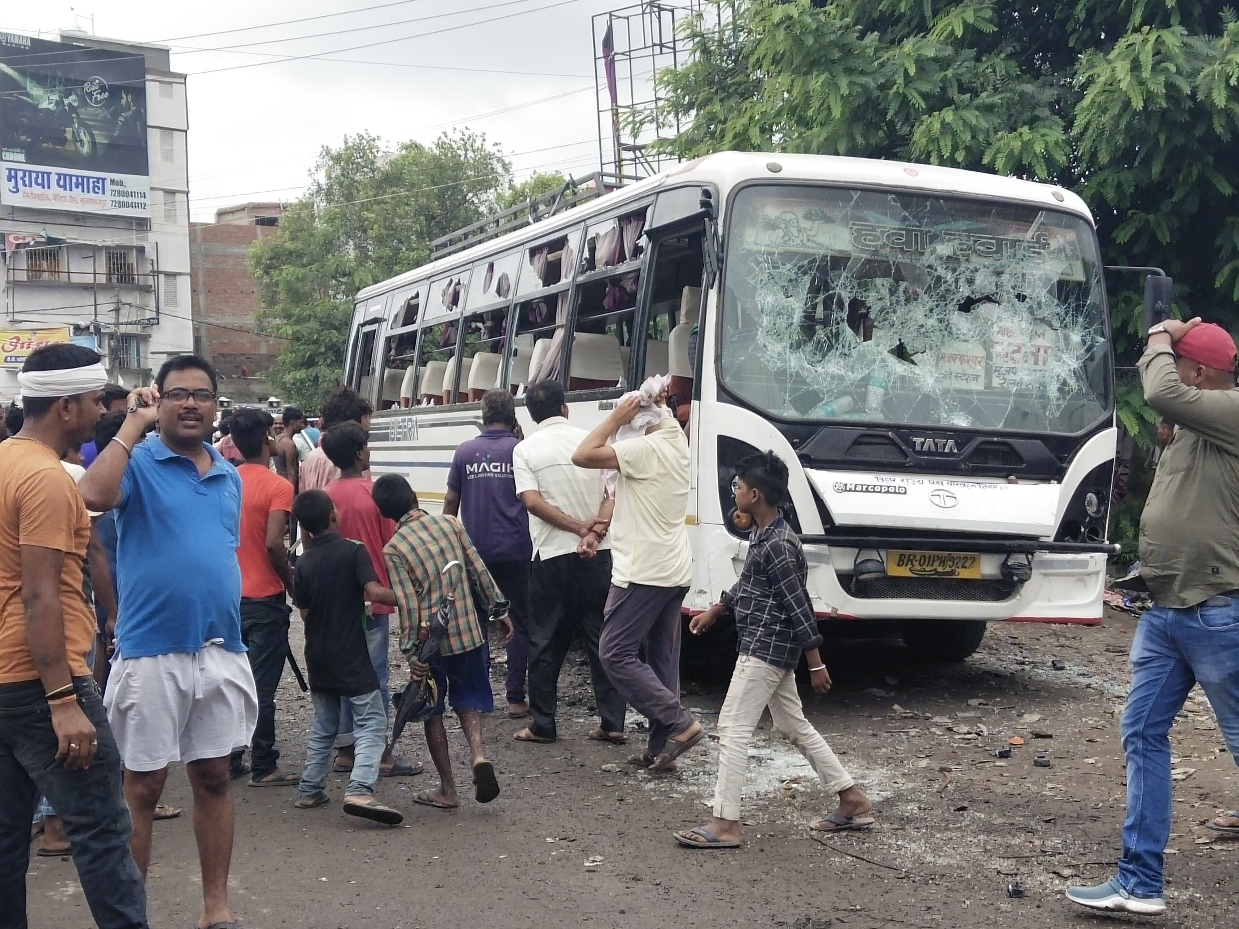 Bus Ran A speeding bus ran over a young man during overtaking in Bairia ...