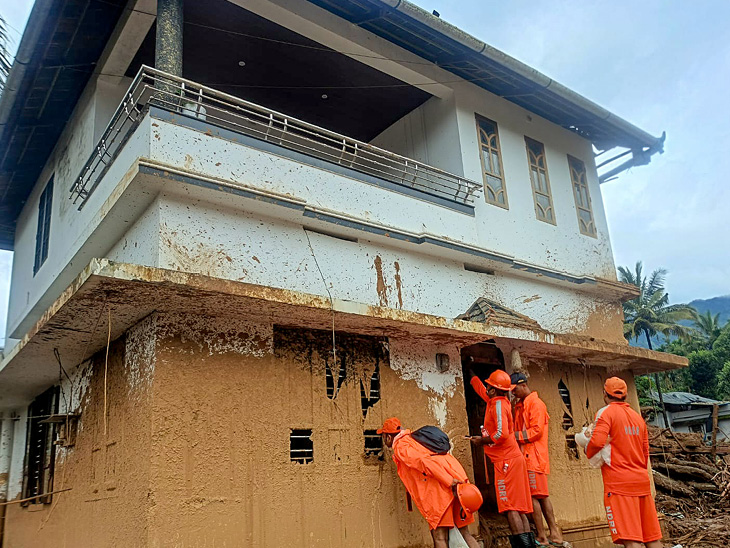 NDRF personnel carrying out rescue operations in Wayanad.