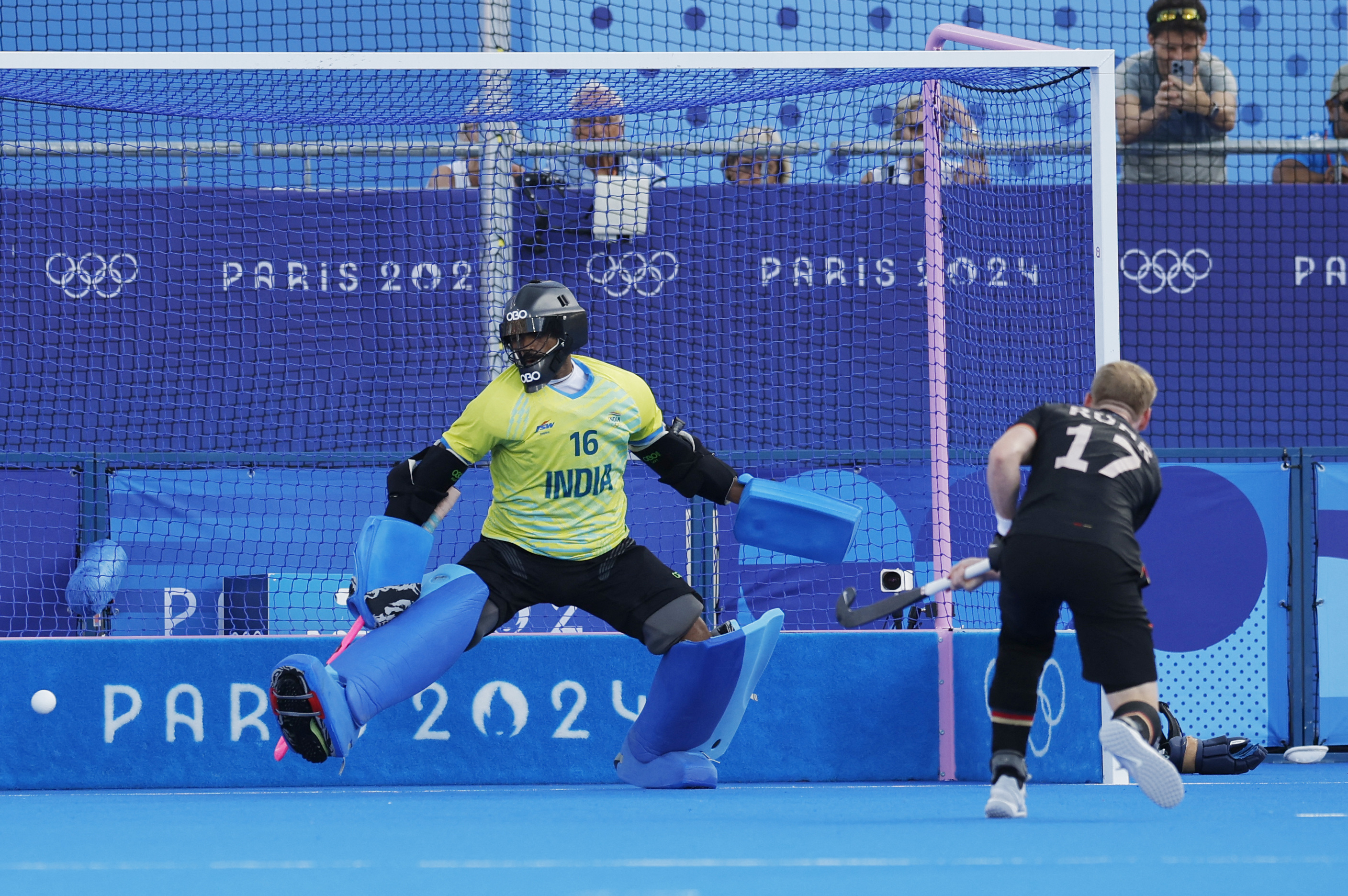 जर्मनी ने पेनल्टी स्ट्रोक पर गोल किया।