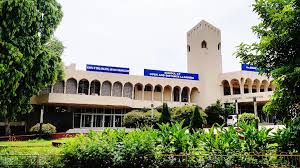 इस यूनिवर्सिटी की स्थापना 1989 में हुई थी।