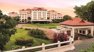 यूनिवर्सिटी की स्थापना 1994 में हुई थी। इंस्टिट्यूट का कैंपस 400 एकड़ एरिया में बसा है।