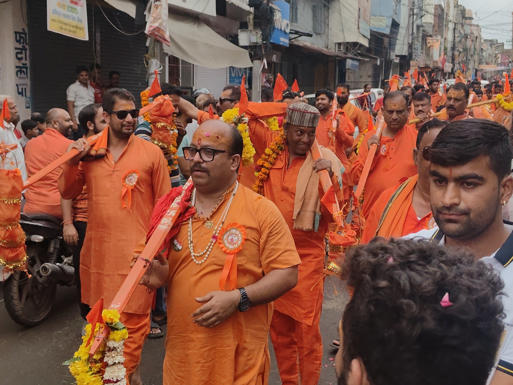 Crowds gathered in Shiva temples on the fourth Monday of Sawan | सावन के  चौथे सोमवार पर शिवालयों में उमड़ी भीड़: जानापाव से जल भरकर निकली कांवड़  यात्रा; शाम को होगा महादेव