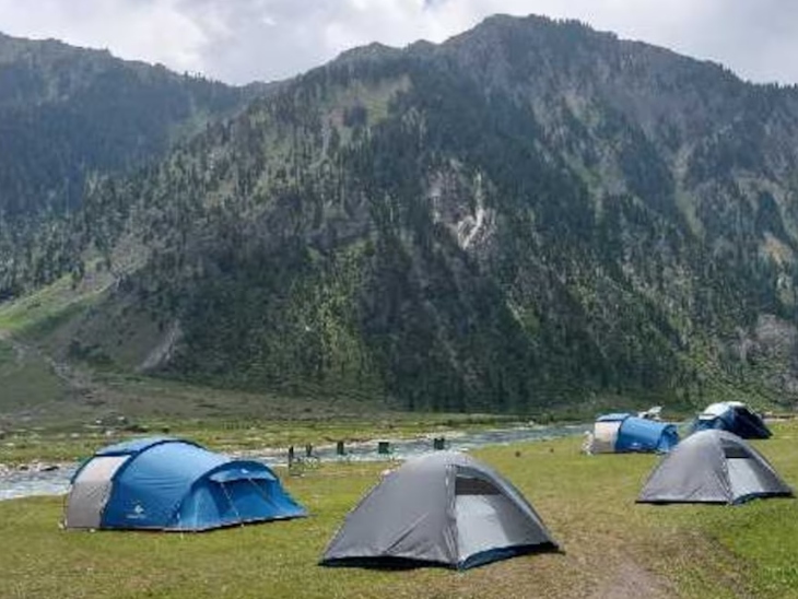 The tents built for border tourism in Keran, Kashmir now look deserted.