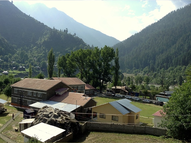A YouTuber uploaded videos of Karen, since then its beauty came to the fore. After this, the state government opened it for border tourism. The result was that crores of rupees were invested and record number of tourists started arriving.