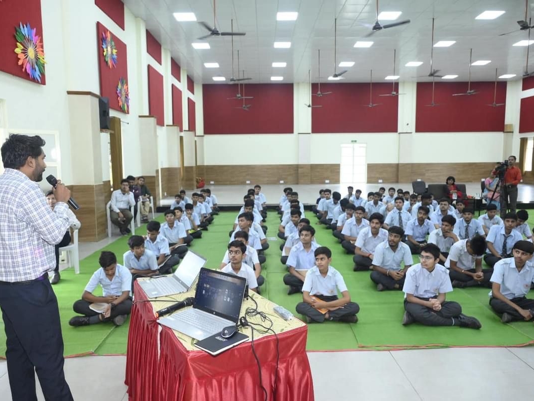 Workshop organized at Red Rose School Lambakheda Bhopal | रेड रोज स्कूल ...