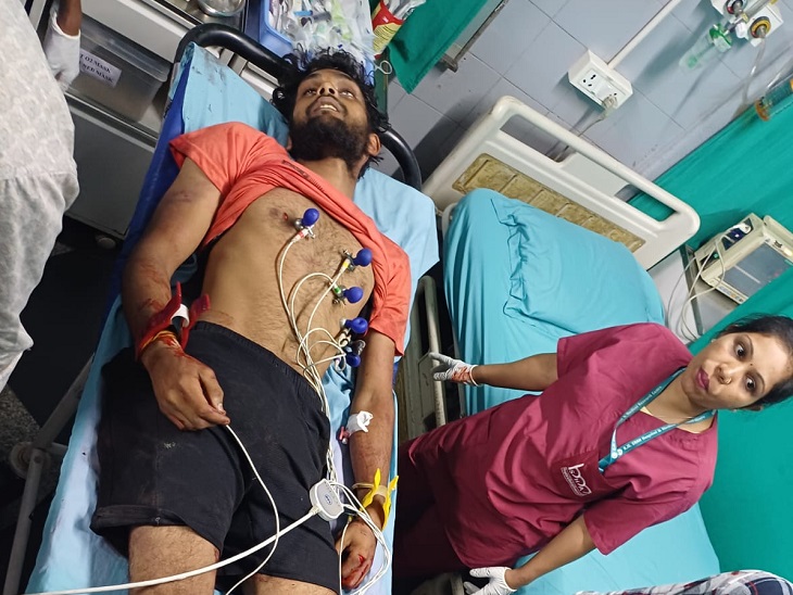 छत्तीसगढ़ के दुर्ग जिले में आपसी विवाद के कारण एक युवक की हत्या कर दी गई। आरोपियों ने 20 साल शुभम बांदे के ऊपर चाकू से कई वार किए। - Dainik Bhaskar