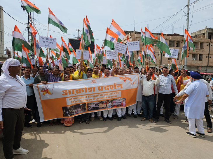 भरतपुर में सर्व समाज ने आक्रोश रैली निकाली। रैली कुम्हेर गेट से शुरू होकर बिजली घर चौराहे पर खत्म हुई।