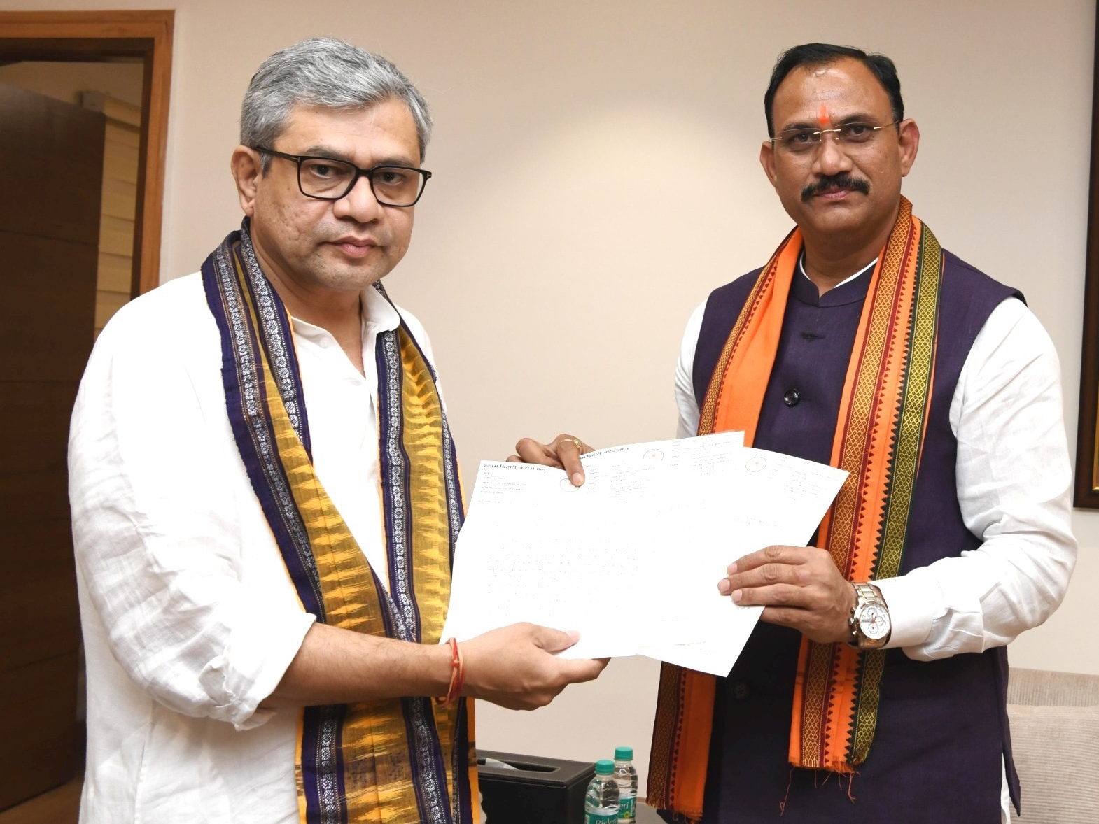 मंत्री श्याम बिहारी जायसवाल ने दिल्ली में केंद्रीय रेल मंत्री अश्विनी वैष्णव से की मुलाकात। - Dainik Bhaskar