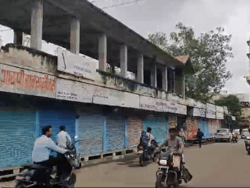 सीकर के व्यापार संगठनों और निजी शिक्षण संस्थान संघ ने भी बंद को समर्थन दिया।