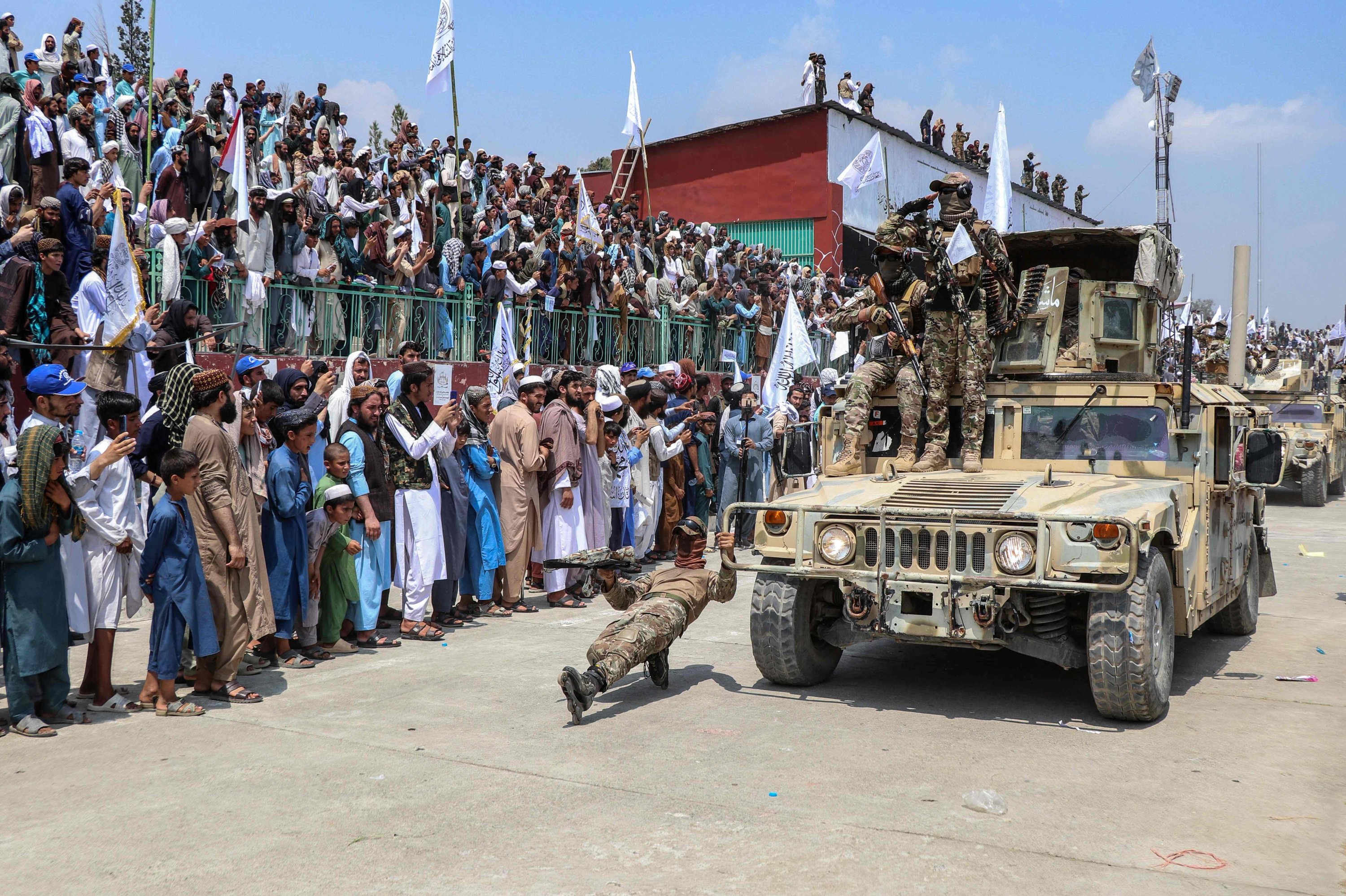 तालिबान की यह अब तक की सबसे बड़ी सैन्य परेड थी।