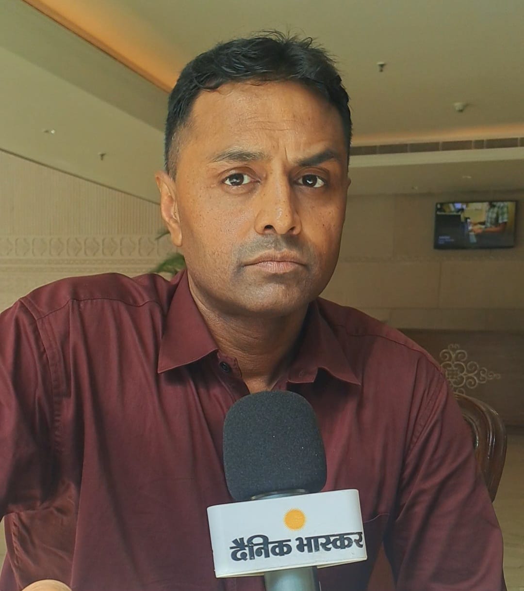 उत्तर पश्चिम रेलवे के CPRO शशि किरण का कहना है कि टनल की चुनौतियां नहीं होतीं तो ट्रैक का काम काफी पहले पूरा हो जाता।