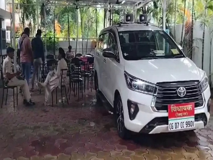 भिलाई विधायक के बंगले में भी आ चुकी बलौदाबाजार पुलिस।