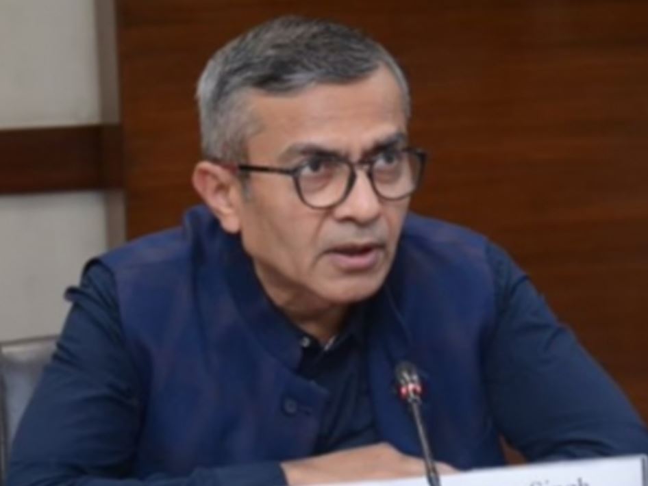 সিনিয়র আইএএস অফিসার রাজেশ কুমার সিংকে প্রতিরক্ষা সচিব করা হয়েছে।