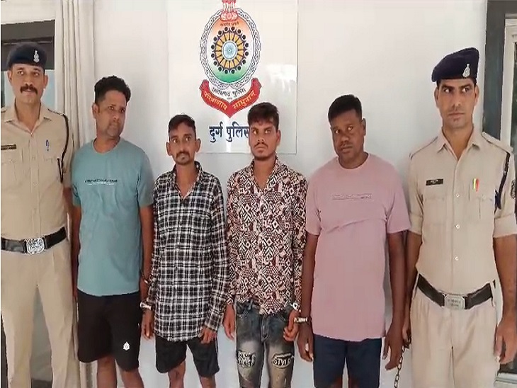 पुलिस की गिरफ्त में गांजा तस्कर।