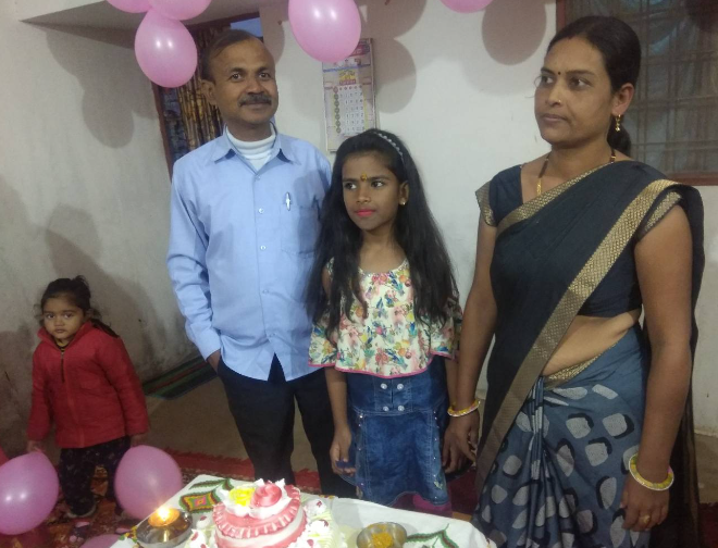 डॉ. रुद्र सेनगुप्ता अपने परिवार के साथ।