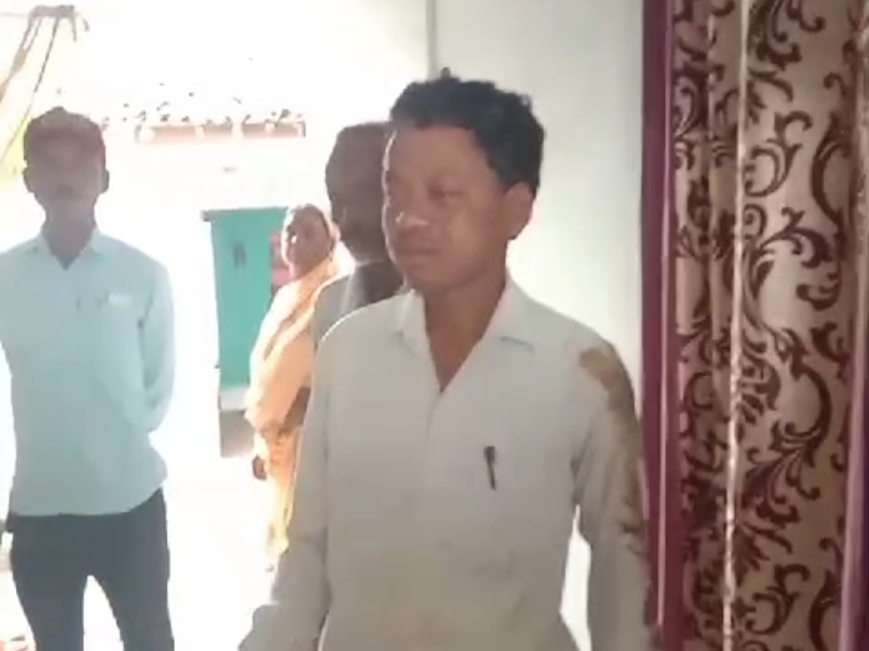 प्रधानपाठक नशे में धुत