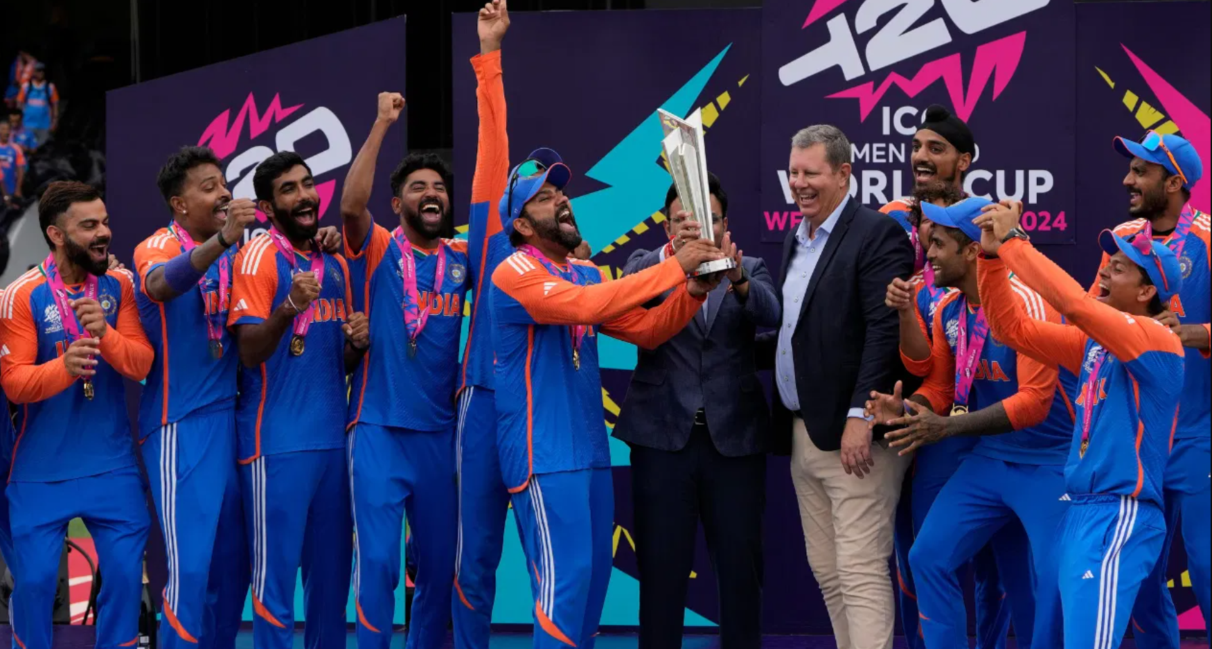 रोहित शर्मा के नेतृत्व में भारतीय टीम ने 2024 टी-20 वर्ल्ड कप का खिताब जीता.