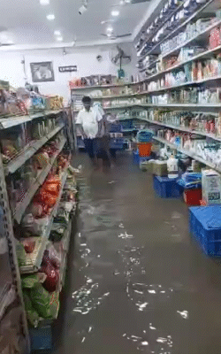 Due to heavy rain in Raxaul, Bihar, the mall got flooded.