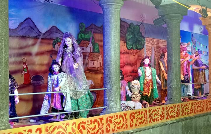गौरीशंकर मंदिर में आकर्षक झांकियों का प्रदर्शन