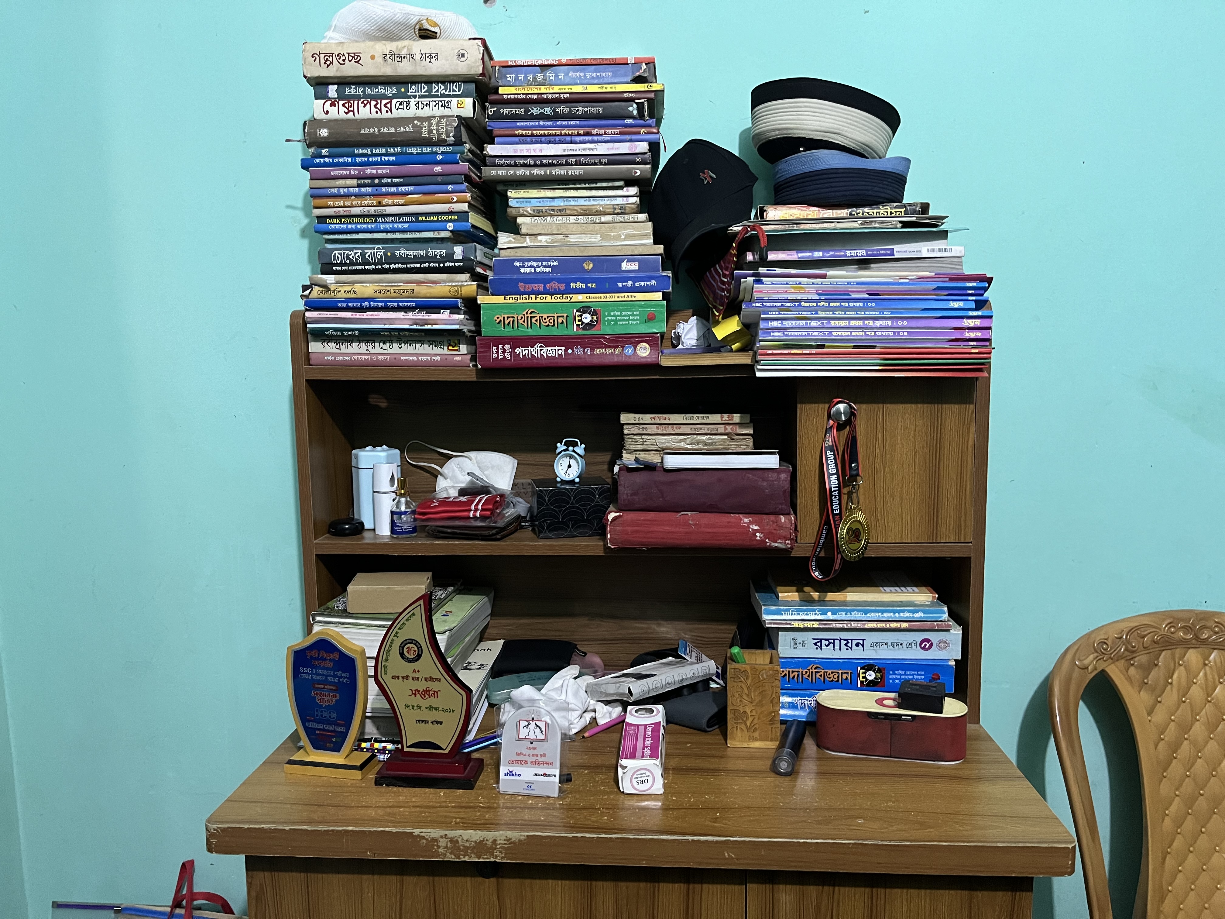 नफीज पढ़ाई में बहुत होशियार था। उसने 10वीं में टॉप किया था। ढाका में आरक्षण के विरोध में हुए आंदोलन में पुलिस फायरिंग के दौरान उसकी मौत हो गई।