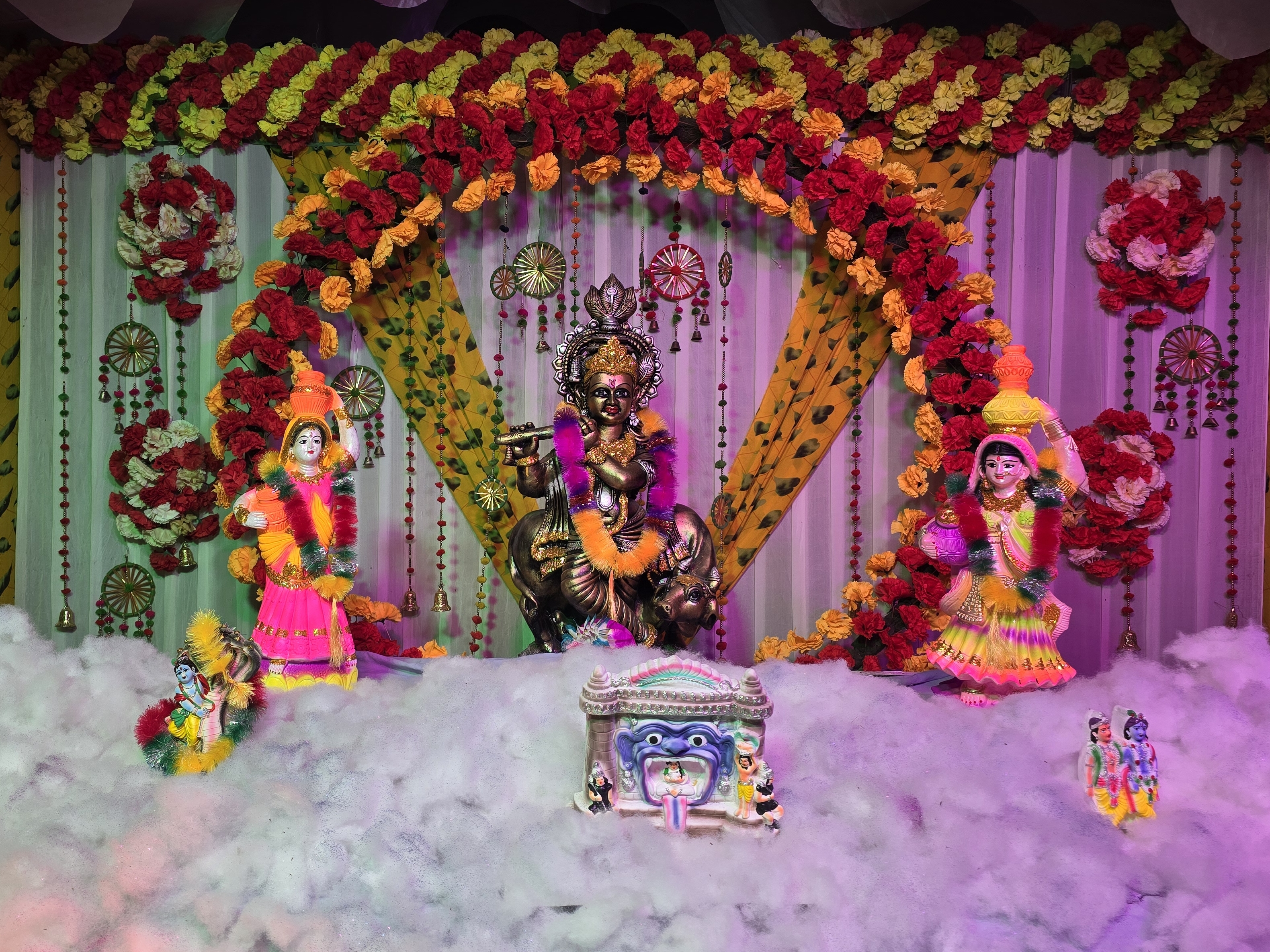 Krishna Janmashtami celebrated with great pomp in Mau