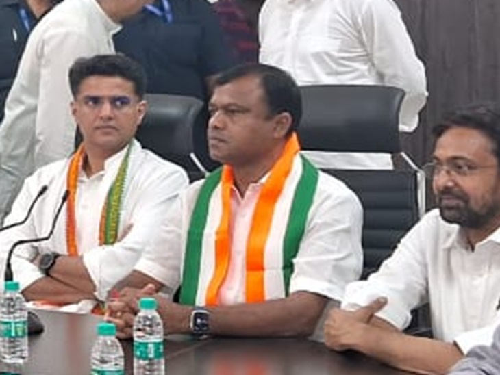 छत्तीसगढ़ कांग्रेस बढ़ते अपराध को लेकर प्रदेशभर में साय सरकार के खिलाफ आज मौन प्रदर्शन करेगी। - Dainik Bhaskar