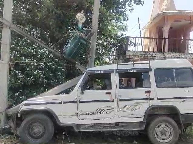 A high speed Bolero broke the electric pole and collided with the DP ...