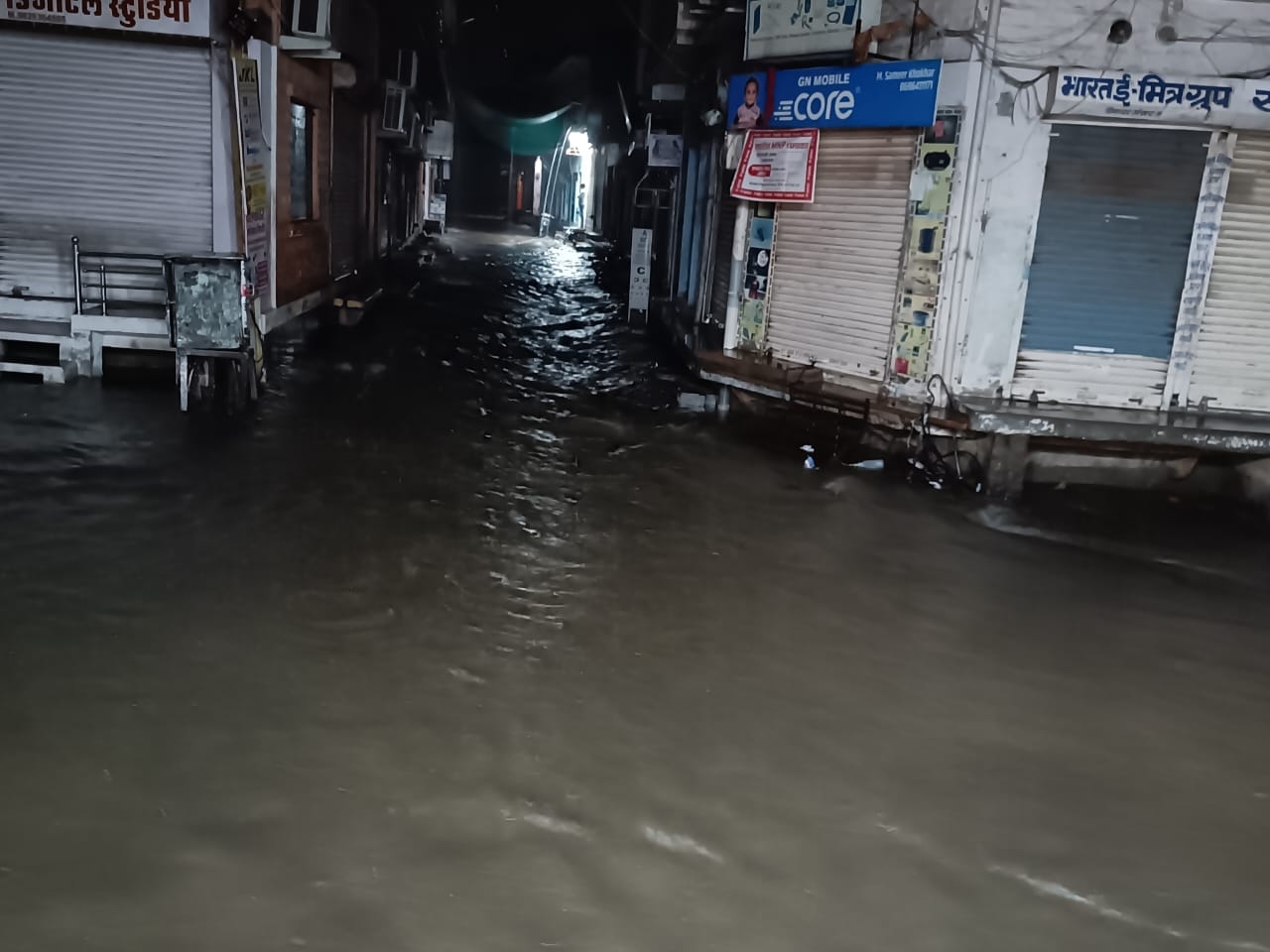It rained heavily in Sojat late at night | सोजत में देर रात जमकर बरसे ...