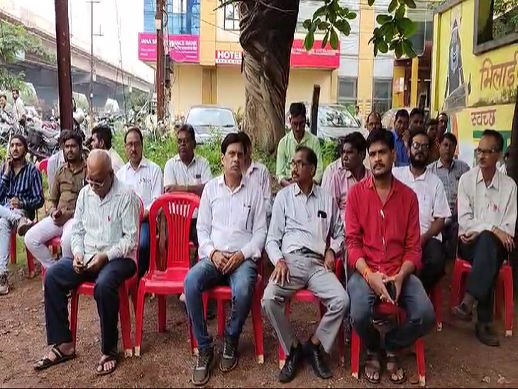 जल्द गिरफ्तारी करने की रखी मांग