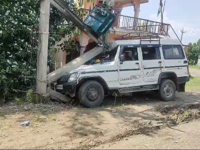 A high speed Bolero broke the electric pole and collided with the DP ...