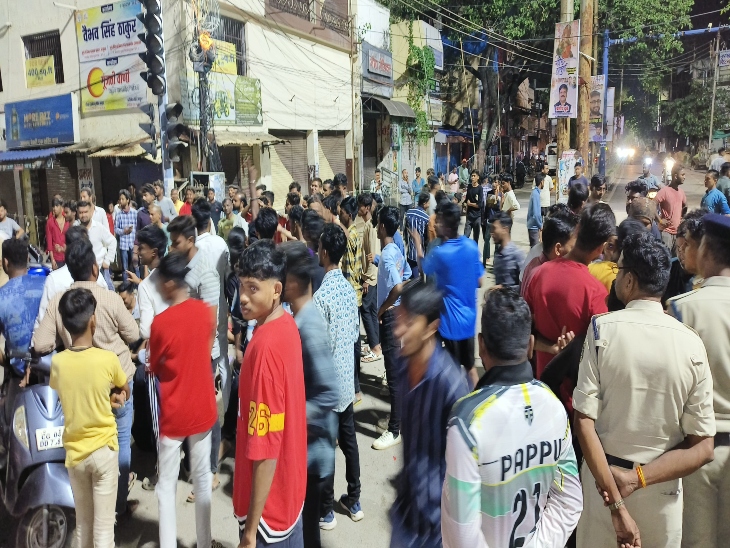 लाखेनगर चौक में भी प्रदर्शनकारियों ने धरना दिया।