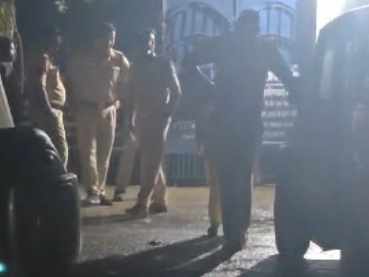 मौके पर पहुंची पुलिस।