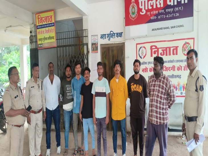 42 चाकूबाजो के खिलाफ आर्म्स एक्ट में एक्शन लिया गया है।