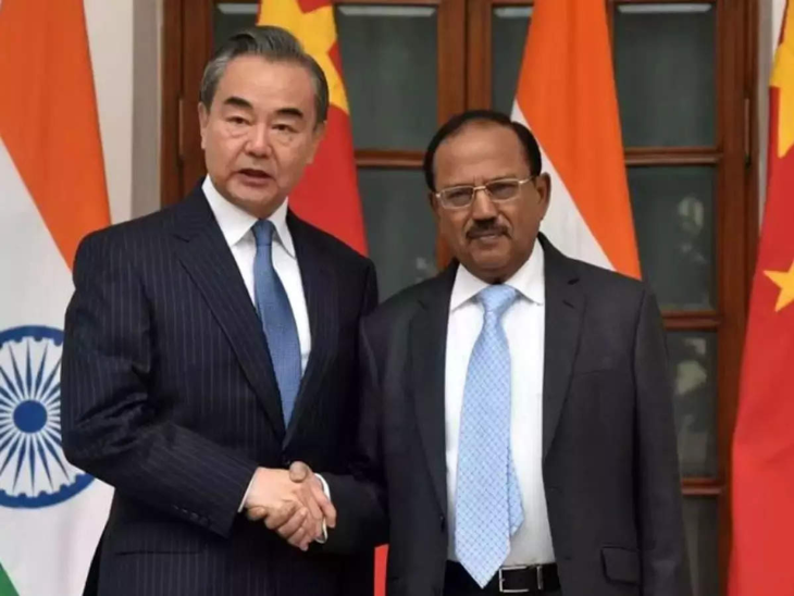 NSA अजीत डोभाल ने चीनी विदेश मंत्री वांग यी से मुलाकात के दौरान बॉर्डर पर शांति और सौहार्द बनाए रखने के महत्व की बात कही।