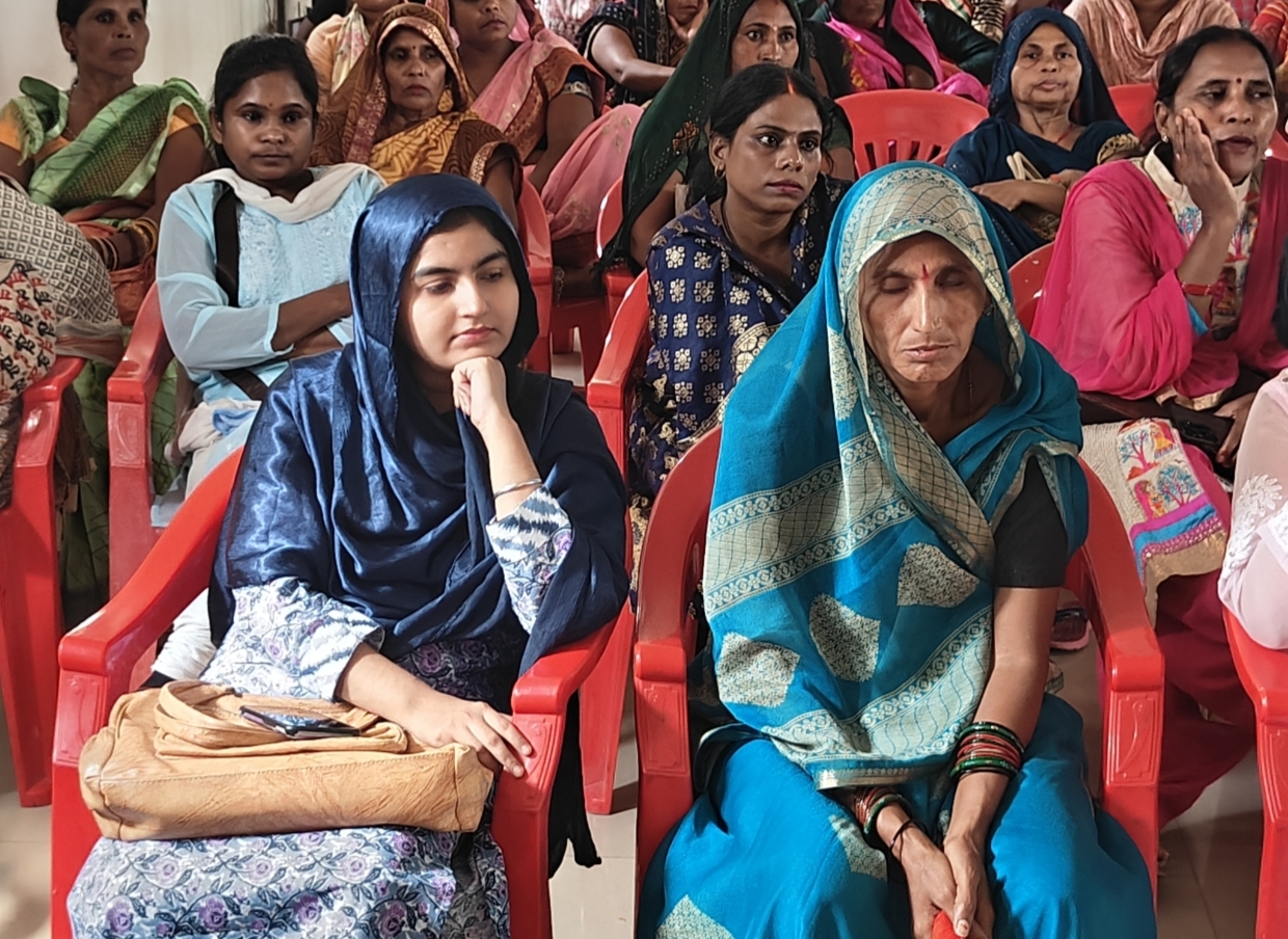 कांग्रेसनल महिला समूह के पदाधिकारियों ने राष्ट्रीय दिवस कार्यक्रम में भाग लिया।