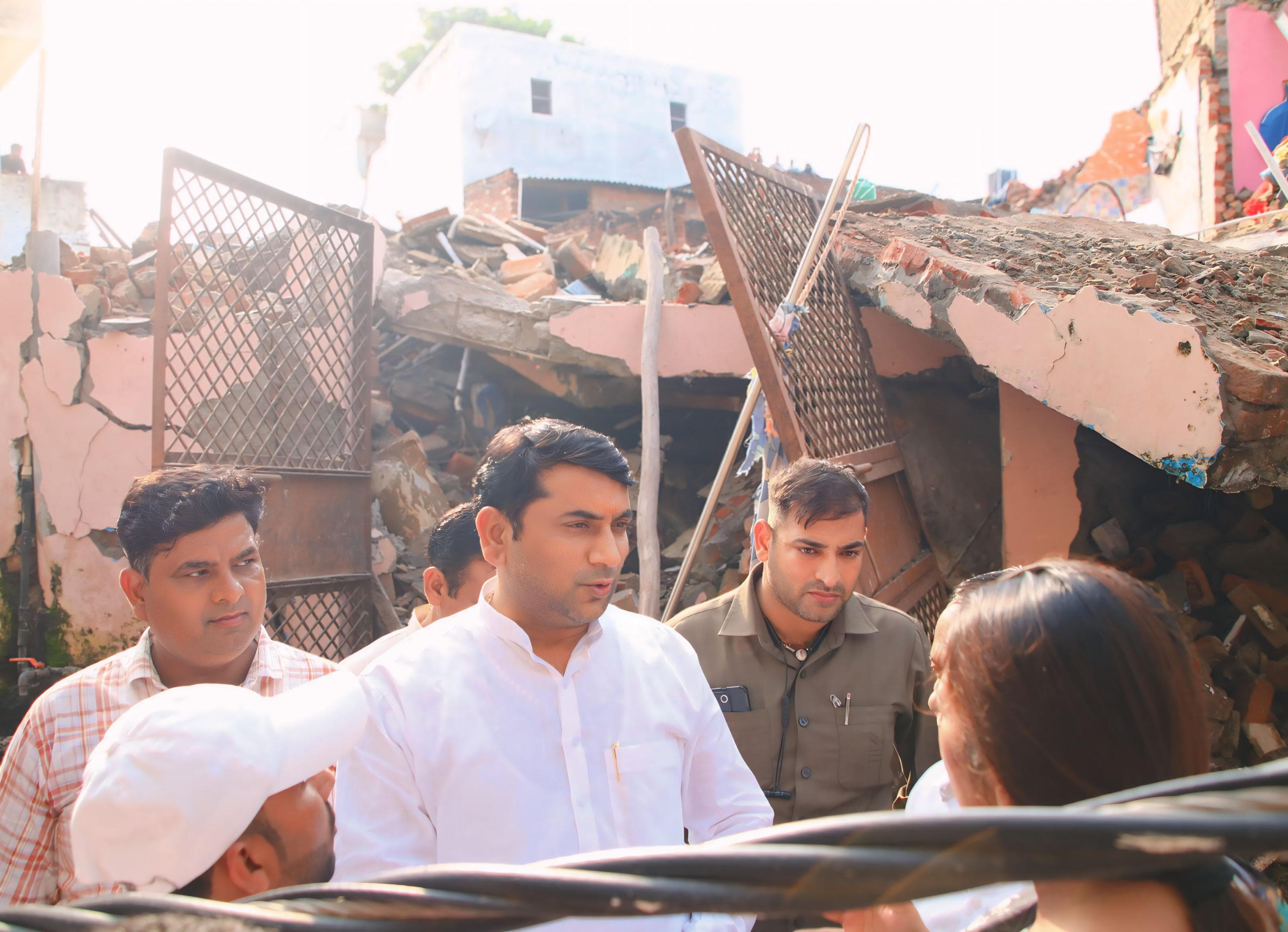 Meerut House Collapse Tragedy LIVE Video Update | UP Meerut Rainfall ...