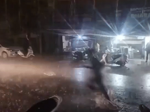 There was very heavy rain in Ghaziabad, UP on Tuesday night.