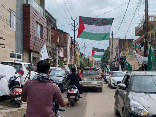 बिलासपुर में फिलिस्तीनी झंडे का बैनर लगाने पर मचा बवाल। - Dainik Bhaskar