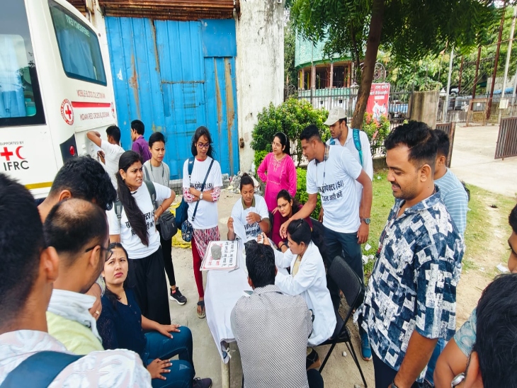 SI कैंडिडेट ने प्रधानमंत्री नरेंद्र मोदी के जन्मदिन के पर ब्लड डोनेट किया।