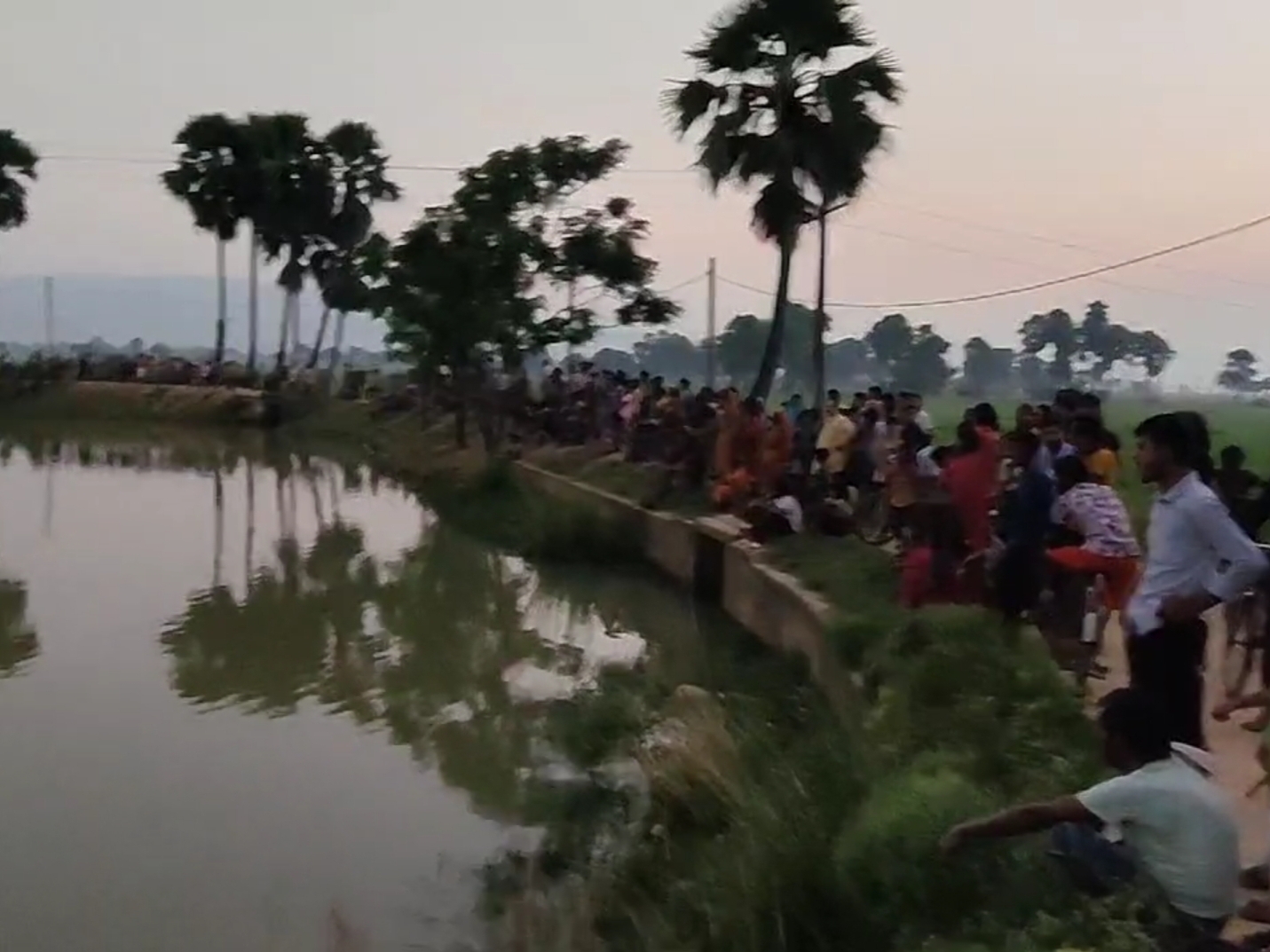 A young man who went to take a bath in a pond died by drowning