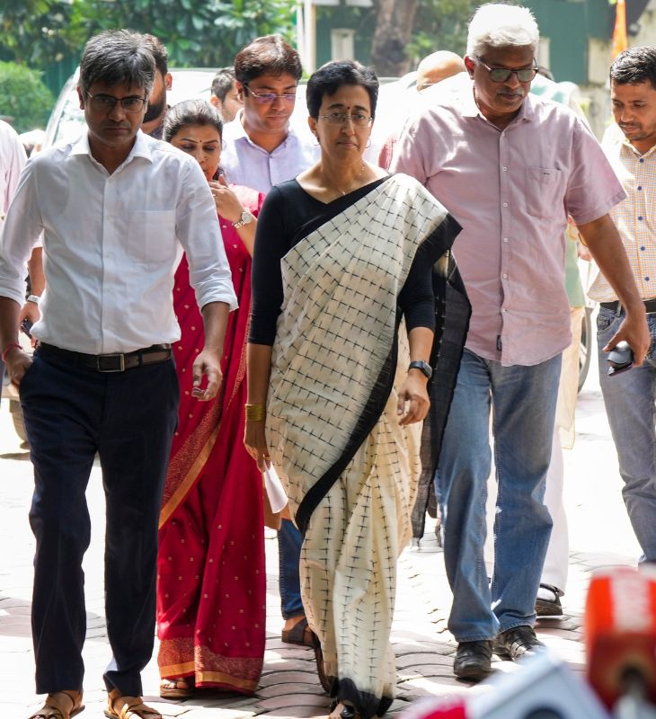 मुख्यमंत्री चुने जाने के बाद आतिशी ने मीडिया से बात की थी। उन्होंने कहा कि दिल्ली के लोग इस बात का प्रण ले रहे हैं कि अगले चुनाव में वे केजरीवाल को दिल्ली का मुख्यमंत्री बनाएंगे।