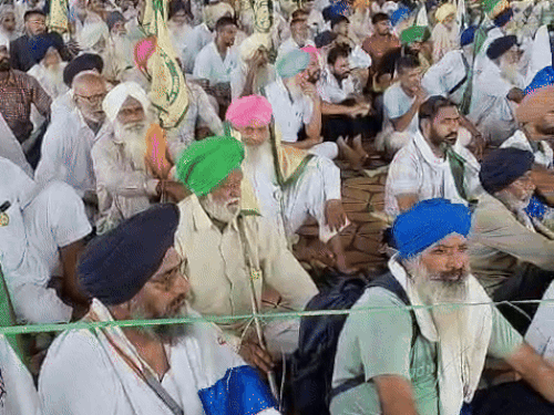 राज्याचे विविध शेतकरी कुरुक्षेत्राच्या महापंचायतीचे लाभले होते.