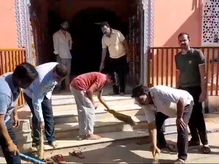 सेवा पखवाड़ा के तहत भाजपा कार्यकर्ताओं ने किया श्रमदान। - Dainik Bhaskar