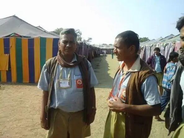 त्यांचे प्रवक्ता पार्थिवराज काठवांडिया सोशल मीडियावर (गोडावी नाटवीकडे) यांनी काही फोटो शेअर केले आहेत, ज्याच्याशी आरएसएसच्या एका कार्यक्रमात सहभागी आहे.
