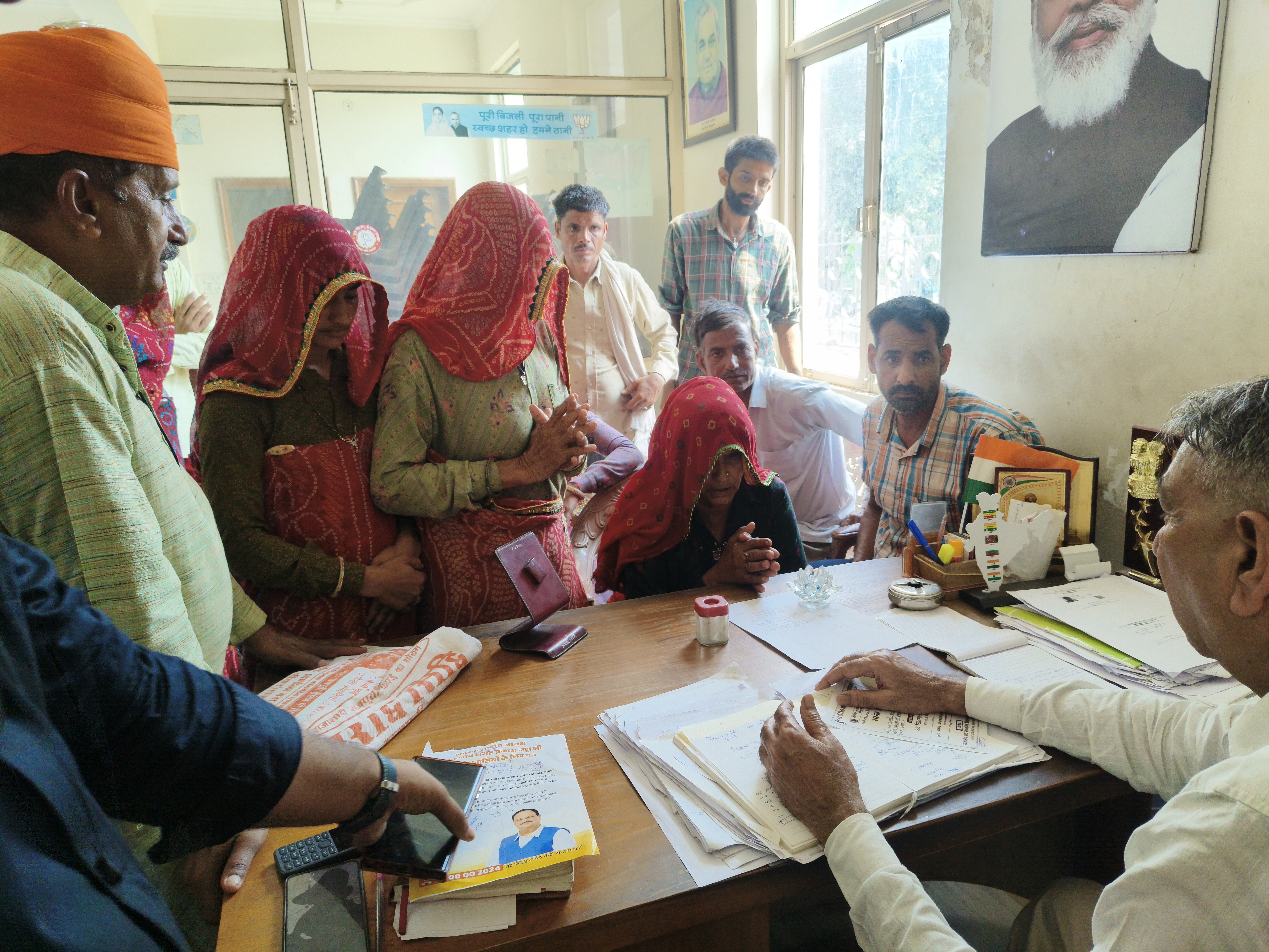 सैनिक कल्याण बोर्ड के अध्यक्ष प्रेमसिंह बाजौर ने भाजपा कार्यालय में जनसुनवाई की।