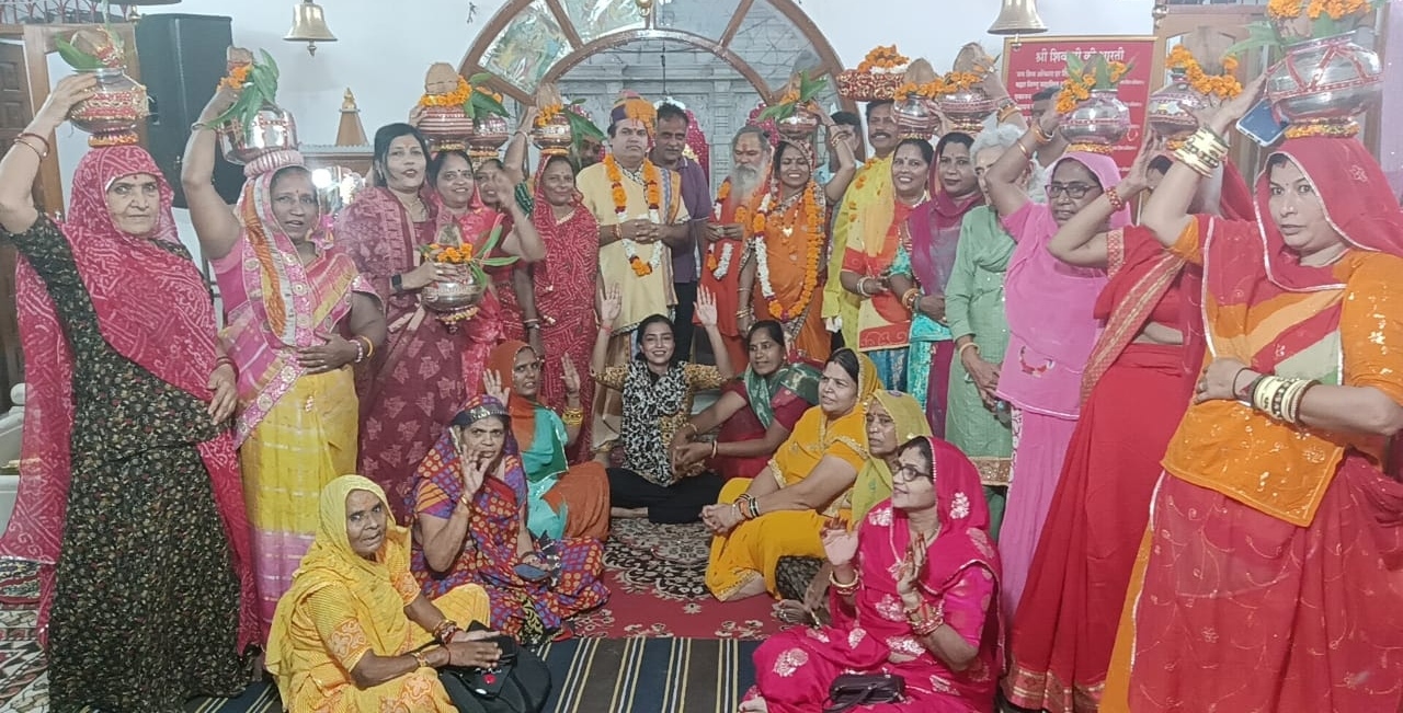 Kalash Yatra started with drums and plates, Shrimad Bhagwat Katha